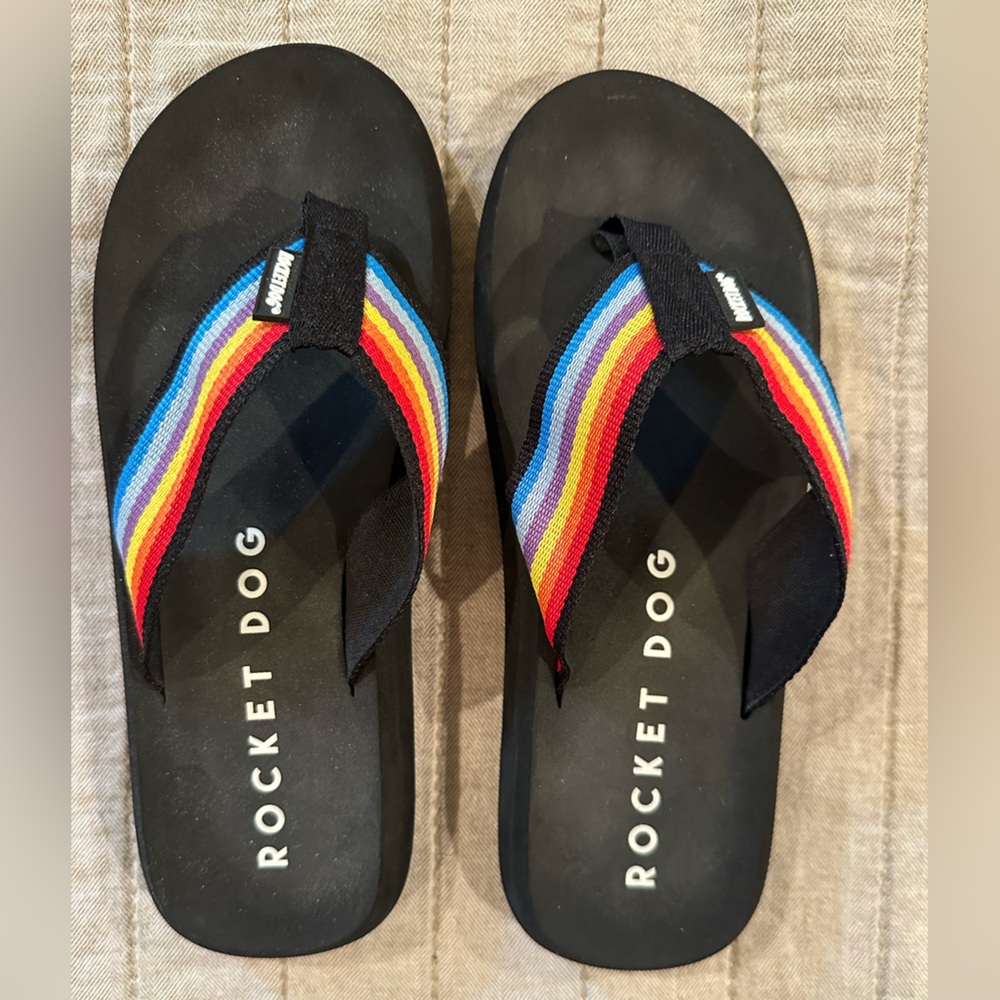Rocket Dog Black Flip Flops with Rainbow Straps- women’s size 9